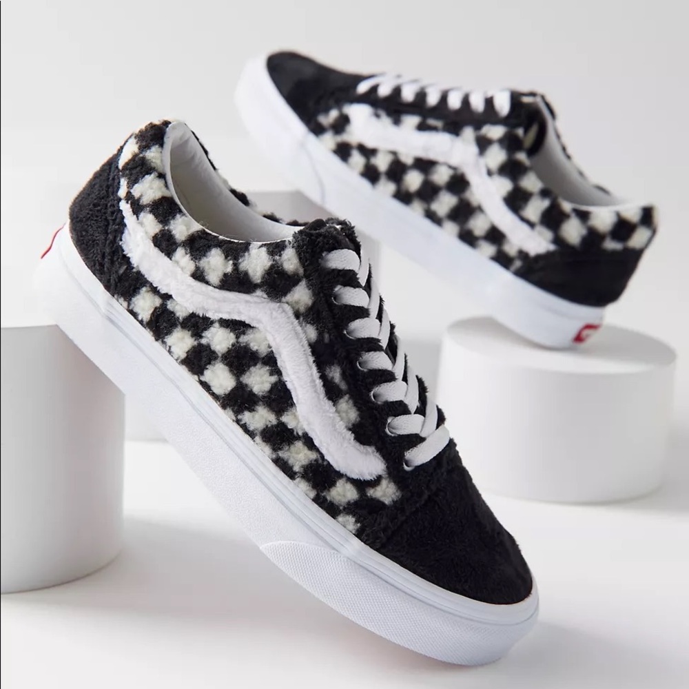 Vans Sherpa Teddy Checkerboard Old Skool Sneakers - Picture 2 of 4